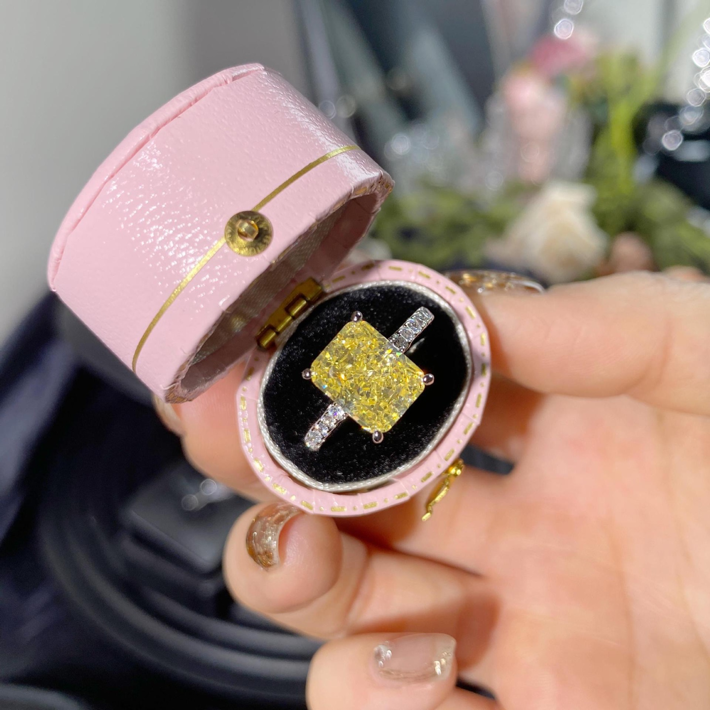 High-carbon diamond gold electroplating ring with adjustable opening
