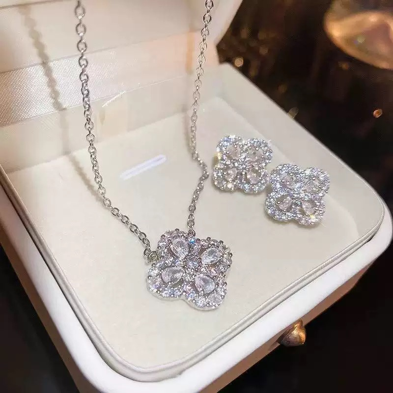 Four-Leaf Clover Cubic Zirconia Jewelry Set