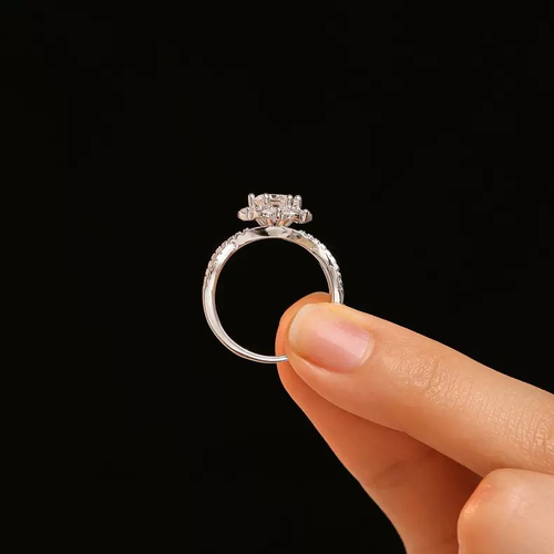 1CT Round Cut Cubic Zirconia Halo Ring - S925 Silver