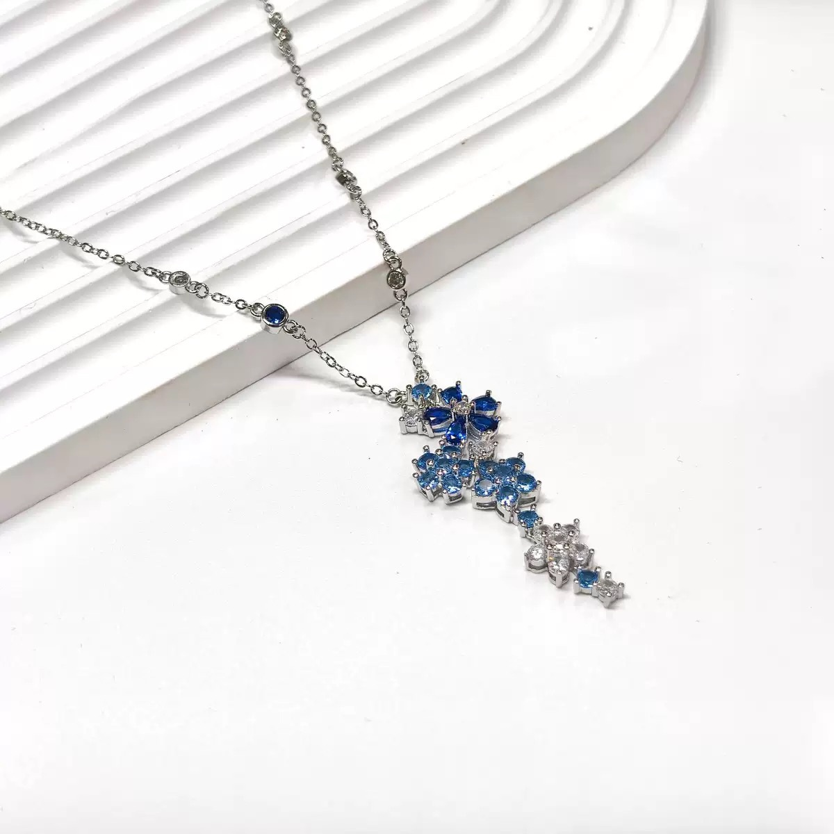 Conjunto de joyas de aguamarina y circonita "Sueño de una noche de verano" de VENEA